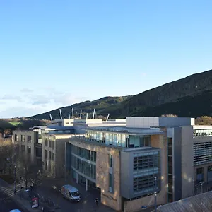 Holyrood Park - Carparking Included! Edinburgh